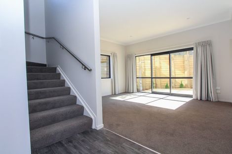 Photo of property in 2/20 Hunter Street, Hamilton Lake, Hamilton, 3204