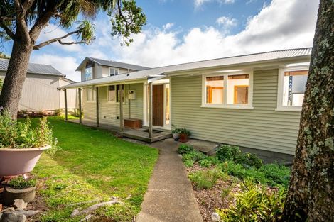 Photo of property in 8 Torwood Road, Khandallah, Wellington, 6035