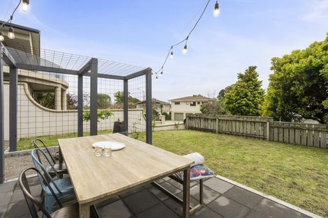 Photo of property in 1 Fairfax Terrace, Frankleigh Park, New Plymouth, 4310