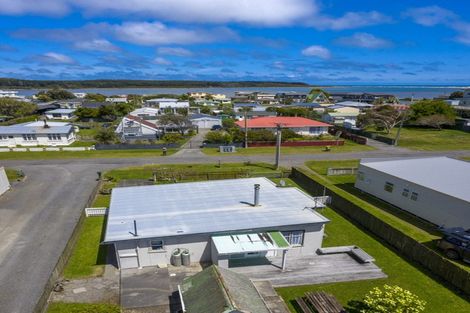 Photo of property in 27 Roore Street, Foxton Beach, Foxton, 4815