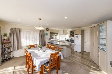 Photo of property in 44 Peter Hall Drive, Kelvin Grove, Palmerston North, 4414