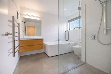 Photo of property in 20 Adamson Drive, Arrowtown, 9302