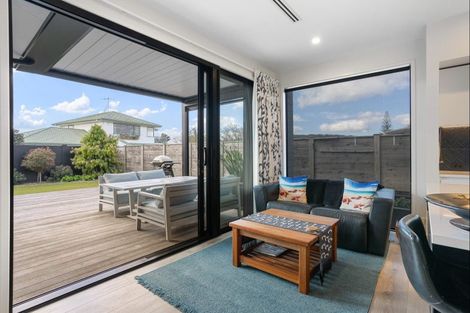 Photo of property in 121 Charleston Avenue, Whangamata, 3620