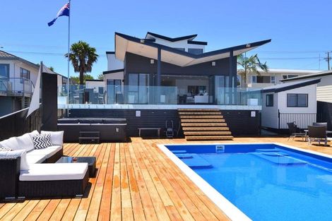 Photo of property in 803 Whangaparaoa Road, Manly, Whangaparaoa, 0930