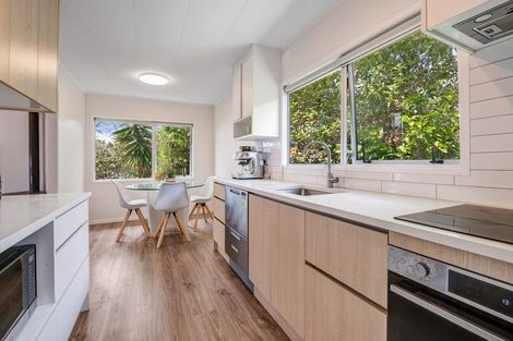 Photo of property in 10a Felicity Place, Unsworth Heights, Auckland, 0632