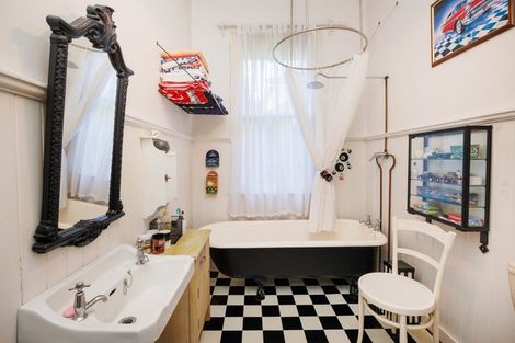 Photo of property in 357 Featherston Street, Palmerston North, 4414