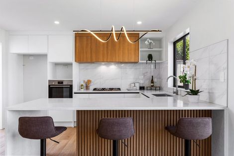 Photo of property in 16a Meadway, Sunnyhills, Auckland, 2010