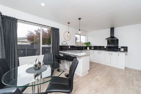 Photo of property in 9 Hinau Place, Cloverlea, Palmerston North, 4412