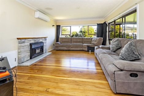 Photo of property in 3 Hollinbrigg Place, Manurewa, Auckland, 2102