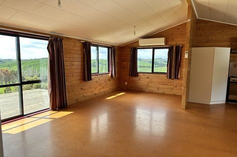 Photo of property in 357 Oneriri Road, Kaiwaka, 0573