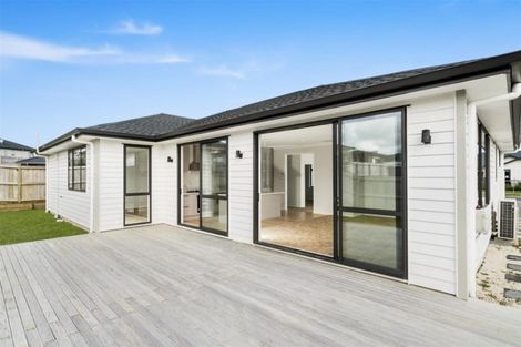 Photo of property in 9 Remana Crescent, Huapai, Kumeu, 0810