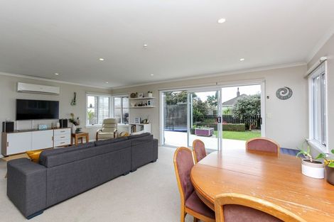 Photo of property in 61 Lismore Street, Merrilands, New Plymouth, 4312