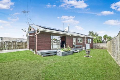 Photo of property in 14 Kentucky Crescent, Nawton, Hamilton, 3200