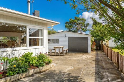 Photo of property in 12 Taverner Street, Carterton, 5713