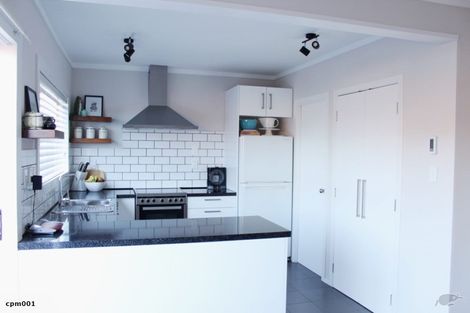 Photo of property in 4/8 Wood Street, Papakura, 2110