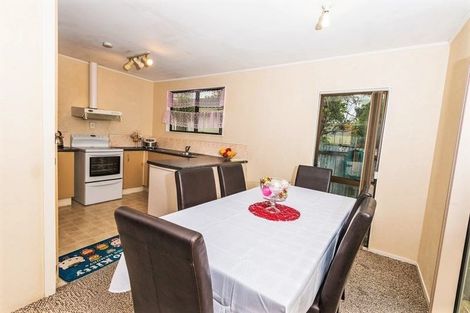 Photo of property in 2/190 Te Irirangi Drive, Flat Bush, Auckland, 2019