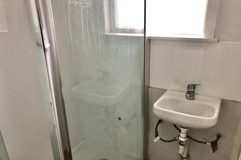 Photo of property in 57 Kelman Road, Kelston, Auckland, 0602