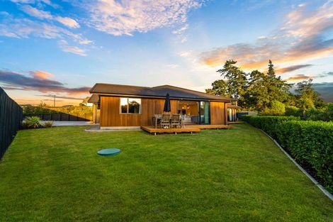 Photo of property in 13 Vogwill Road, Kumeu, 0810