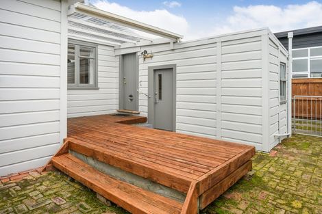 Photo of property in 17 Haydon Street, Roslyn, Palmerston North, 4414