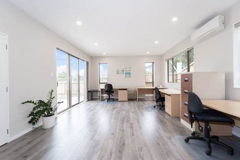 Photo of property in 6a St Catherine Crescent, West Harbour, Auckland, 0618