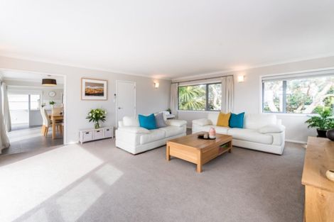 Photo of property in 2/2 Ocean View Road, Milford, Auckland, 0620