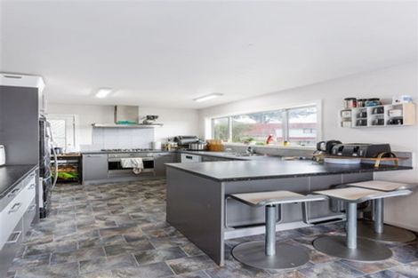 Photo of property in 20 Woodhouse Place, West Harbour, Auckland, 0618
