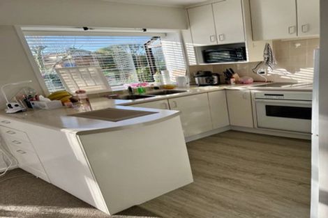 Photo of property in 2/6 Loloma Drive, Half Moon Bay, Auckland, 2012