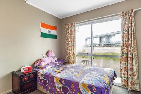 Photo of property in 2/3 Tralee Place, Hillcrest, Hamilton, 3216