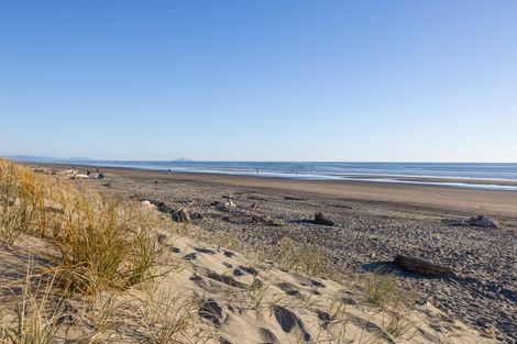 Photo of property in 2 Ocean Beach Street, Foxton Beach, Foxton, 4815