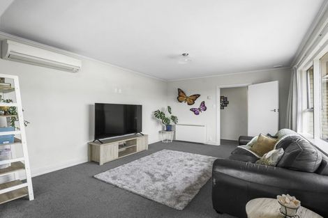 Photo of property in 82 Farquhars Road, Redwood, Christchurch, 8051