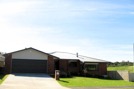 Photo of property in 5 Rotokare Crescent, Whalers Gate, New Plymouth, 4310