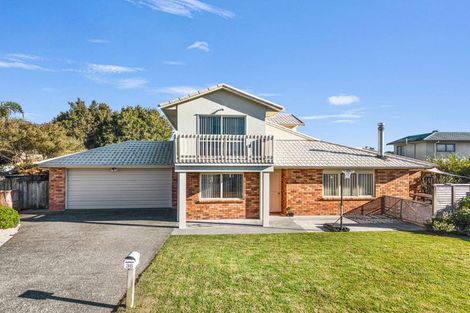 Photo of property in 36 Mandalay Place, Waiuku, 2123