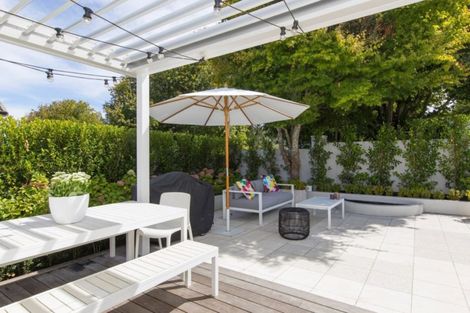 Photo of property in 19 Martin Avenue, Beckenham, Christchurch, 8023