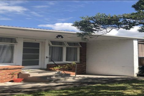 Photo of property in 82 Flanshaw Road, Te Atatu South, Auckland, 0610