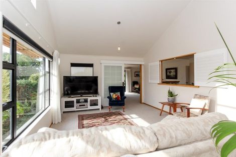 Photo of property in 10 Frank Frethey Place, Highlands Park, New Plymouth, 4312