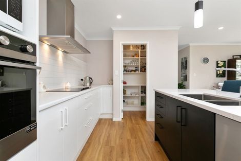 Photo of property in 70 Awataha Crescent, Pyes Pa, Tauranga, 3110