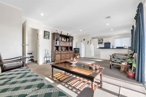 Photo of property in 1 Cascades Road, Pakuranga Heights, Auckland, 2010