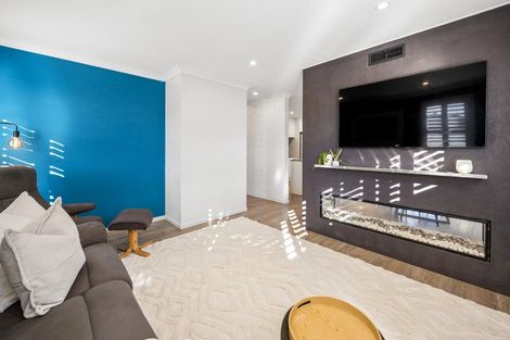 Photo of property in 14 Kahika Grove, Huapai, Kumeu, 0810