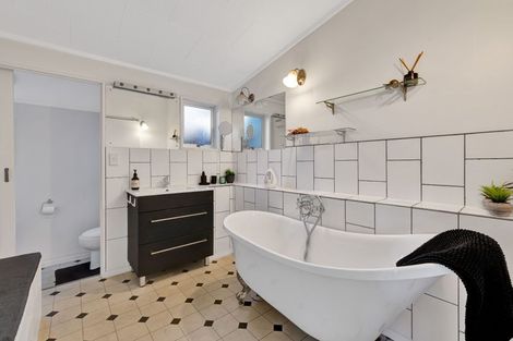 Photo of property in 47 Kings Avenue, Waikuku Beach, 7402