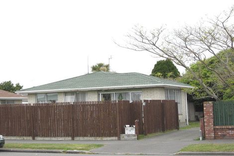 Photo of property in 1/19 Queenspark Drive, Parklands, Christchurch, 8083