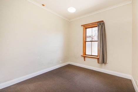 Photo of property in 110 Featherston Street, Takaro, Palmerston North, 4412