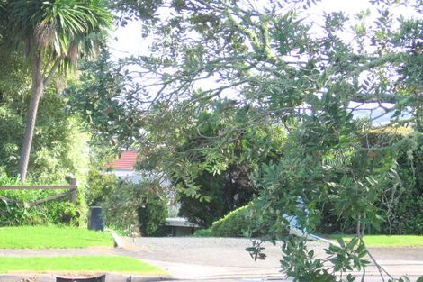 Photo of property in 2/21 Halldene Terrace, Red Beach, 0932