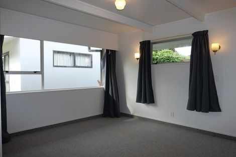 Photo of property in 11 Walton Avenue, Waikanae, 5036