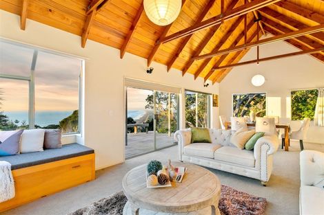 Photo of property in 28 Edwin Mitchelson Road, Muriwai, Waimauku, 0881