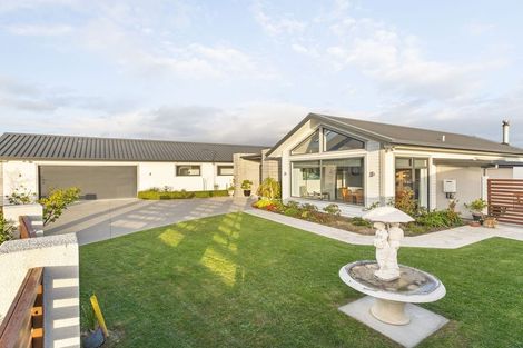 Photo of property in 58 Rodeo Drive, Kelvin Grove, Palmerston North, 4414