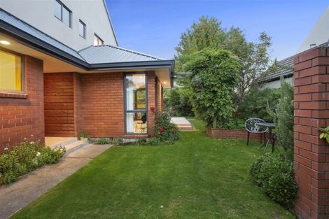 Photo of property in 100 Gardiners Road, Harewood, Christchurch, 8051