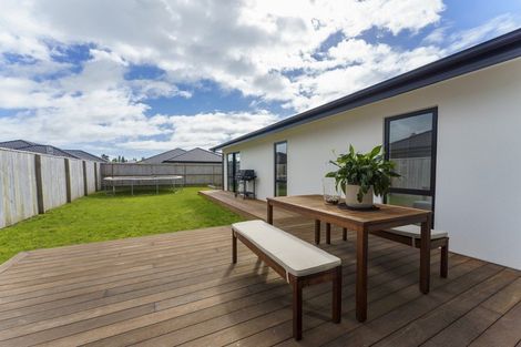 Photo of property in 10 Minerva Crescent, Woodend, 7610