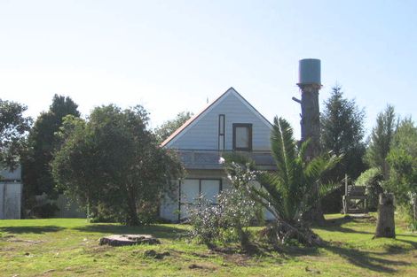 Photo of property in 28 Oyster Drive, Cooks Beach, Whitianga, 3591