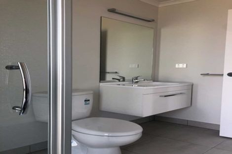 Photo of property in 15 Parton Road, Pukekohe, 2120