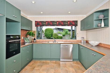 Photo of property in 46 Cairns Crescent, Rototuna, Hamilton, 3210